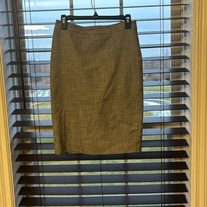 Ann Taylor, size 0, gray and white